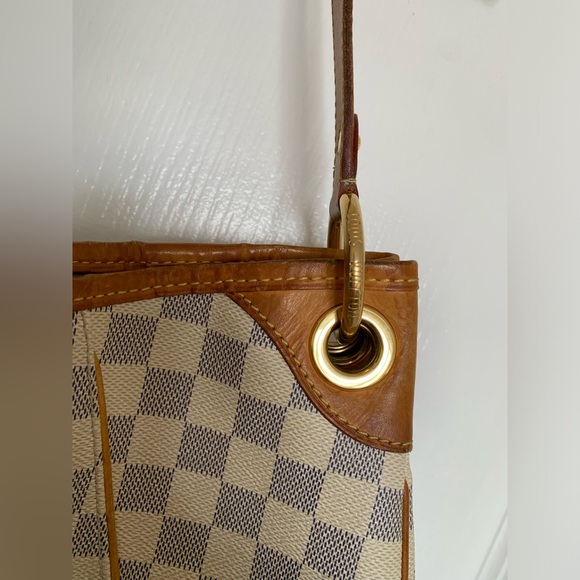 Authentic Louis Vuitton Azur Purse - Picture 5 of 16